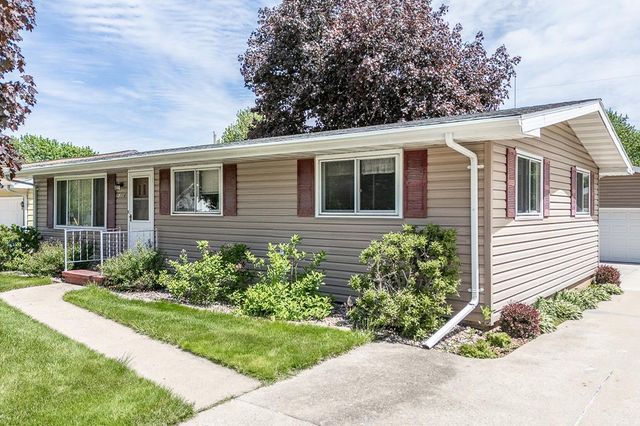 714 S NASH STREET, Hortonville, WI 54944