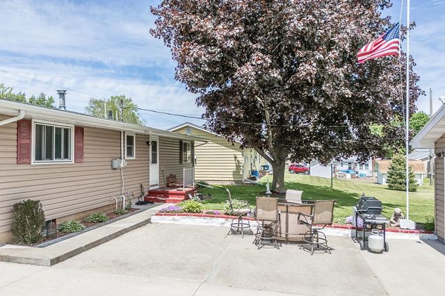 714 S NASH STREET, Hortonville, WI 54944