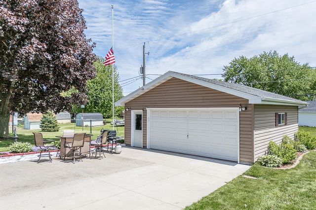 714 S NASH STREET, Hortonville, WI 54944