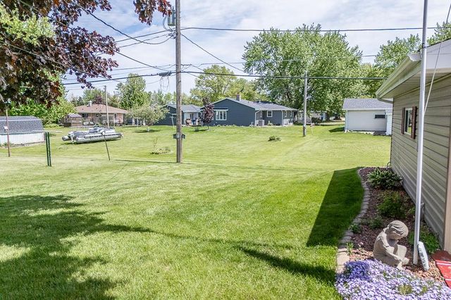 714 S NASH STREET, Hortonville, WI 54944