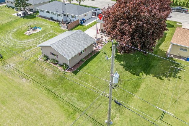 714 S NASH STREET, Hortonville, WI 54944