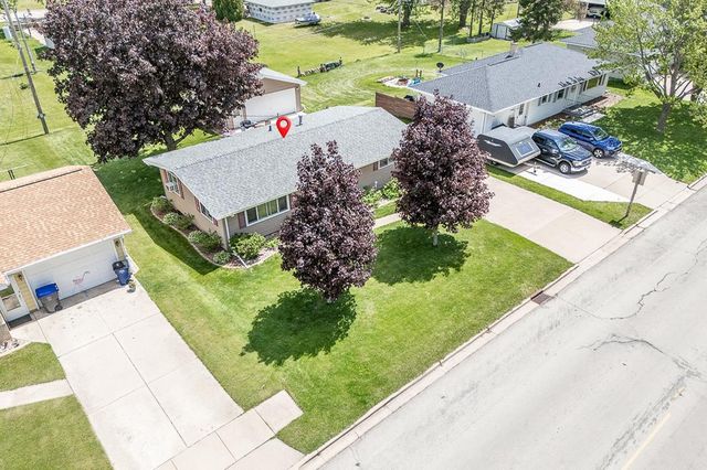714 S NASH STREET, Hortonville, WI 54944