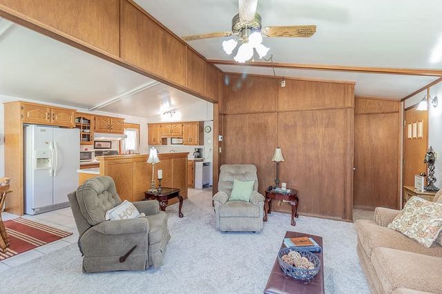 714 S NASH STREET, Hortonville, WI 54944