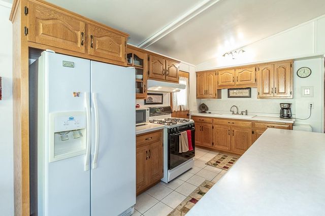 714 S NASH STREET, Hortonville, WI 54944