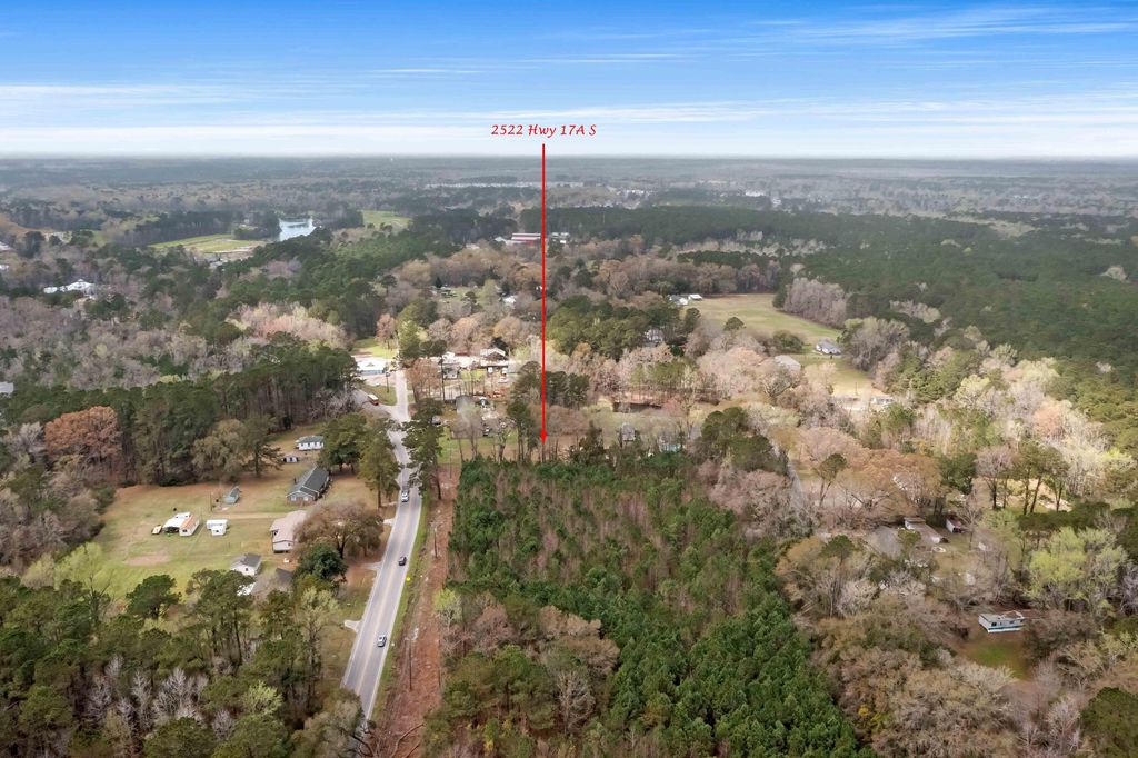 Image 11 of property listing at 2522 Highway 17a, Summerville, SC 29483