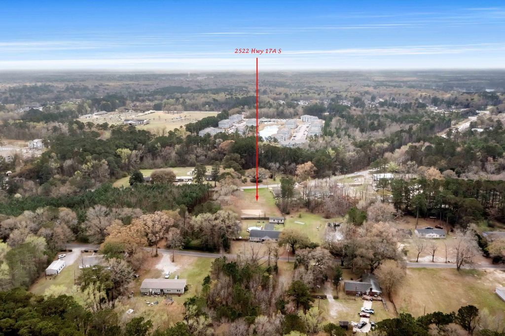 Image 13 of property listing at 2522 Highway 17a, Summerville, SC 29483