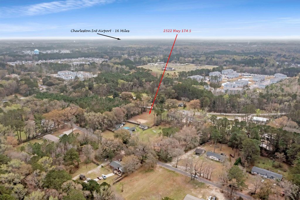Image 14 of property listing at 2522 Highway 17a, Summerville, SC 29483