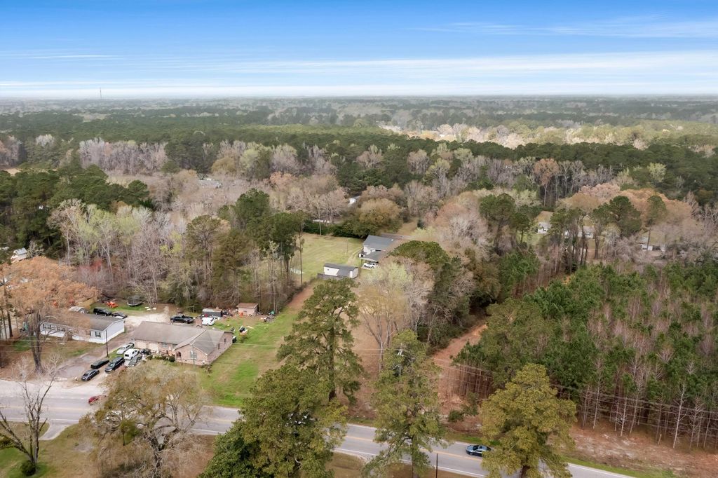 Image 18 of property listing at 2522 Highway 17a, Summerville, SC 29483