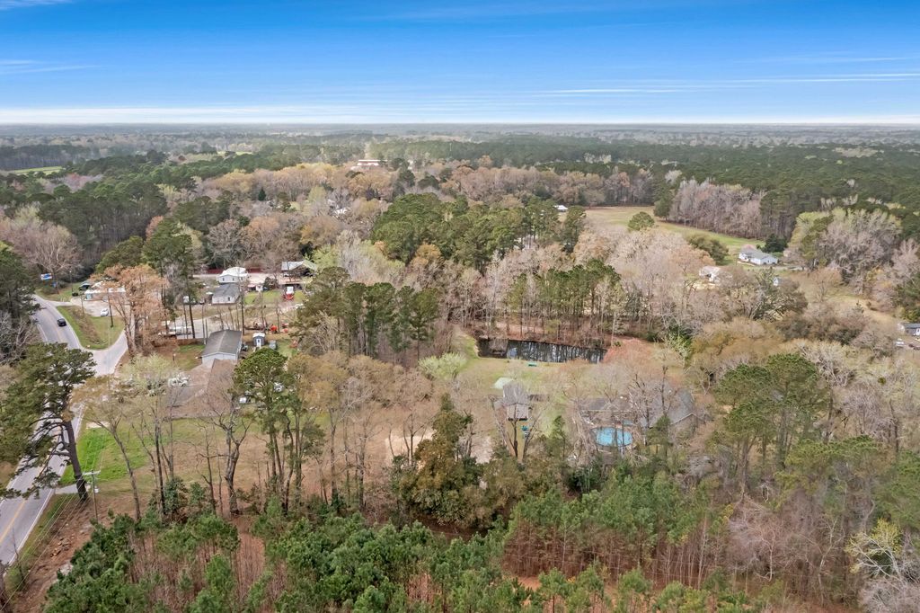 Image 19 of property listing at 2522 Highway 17a, Summerville, SC 29483