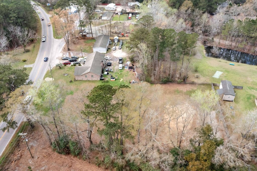 Image 26 of property listing at 2522 Highway 17a, Summerville, SC 29483