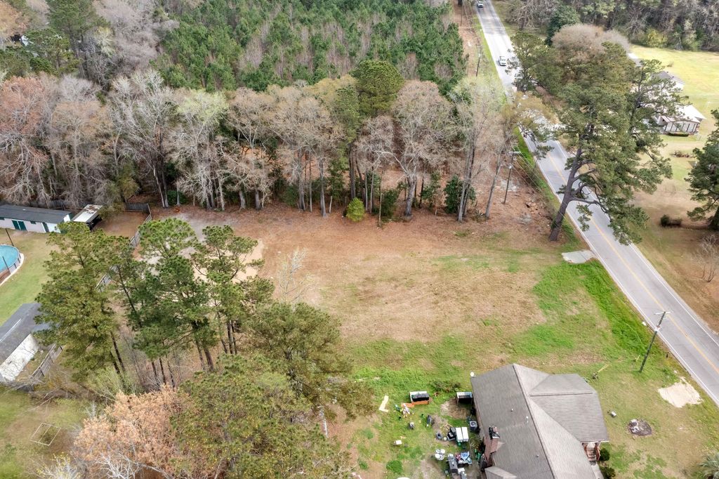 Image 28 of property listing at 2522 Highway 17a, Summerville, SC 29483