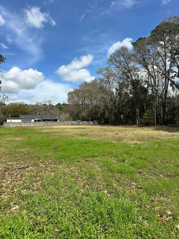 Image 3 of property listing at 2522 Highway 17a, Summerville, SC 29483