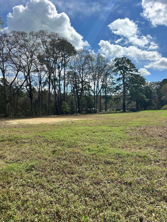 Image 8 of property listing at 2522 Highway 17a, Summerville, SC 29483