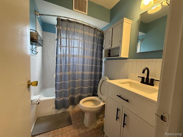 205 Shotka Street, Westland, MI 48186