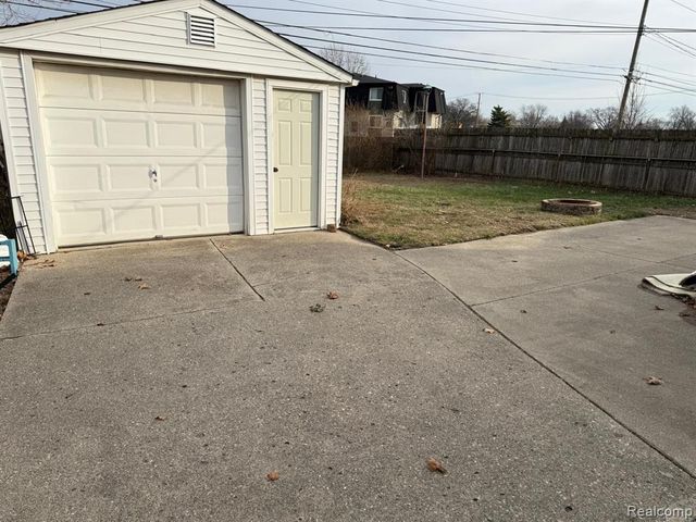 205 Shotka Street, Westland, MI 48186