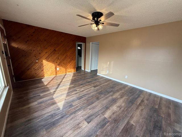 205 Shotka Street, Westland, MI 48186