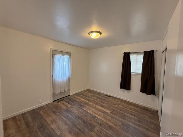 205 Shotka Street, Westland, MI 48186