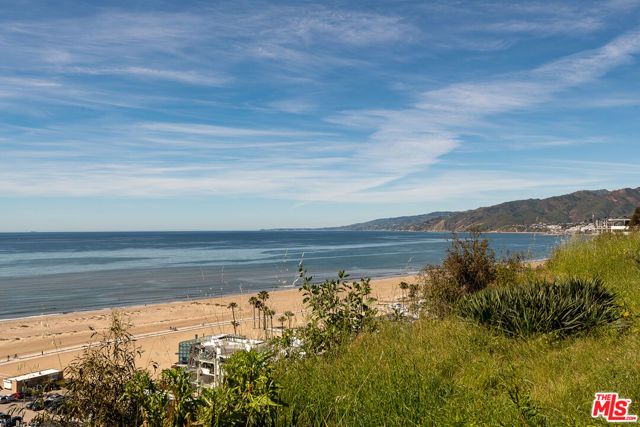 506 Georgina Avenue, Santa Monica, CA 90402