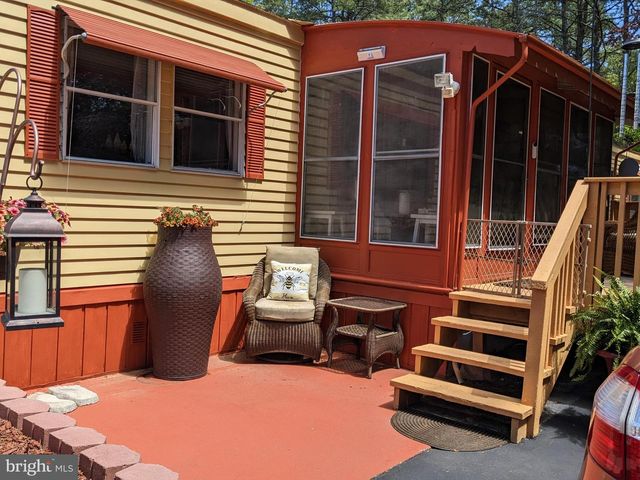 79 MARTIN DR, Whiting, NJ 08759