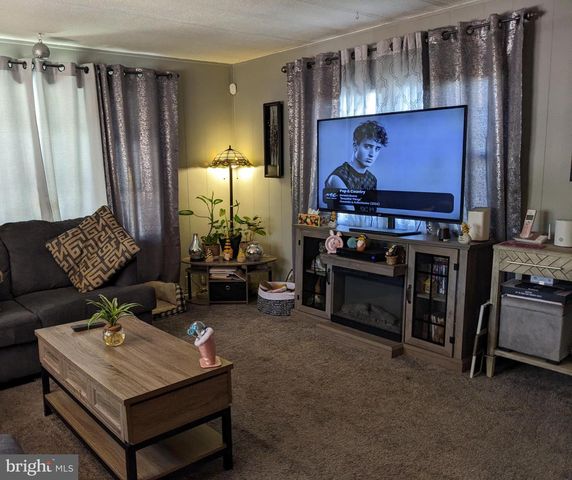 79 MARTIN DR, Whiting, NJ 08759