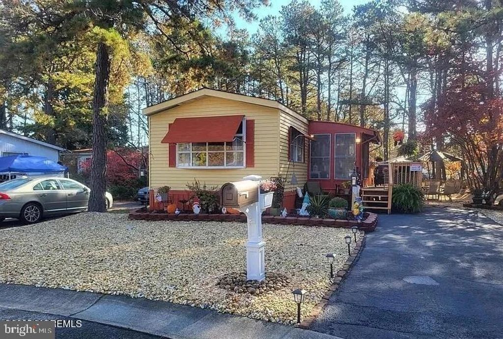 79 MARTIN DR, Whiting, NJ 08759