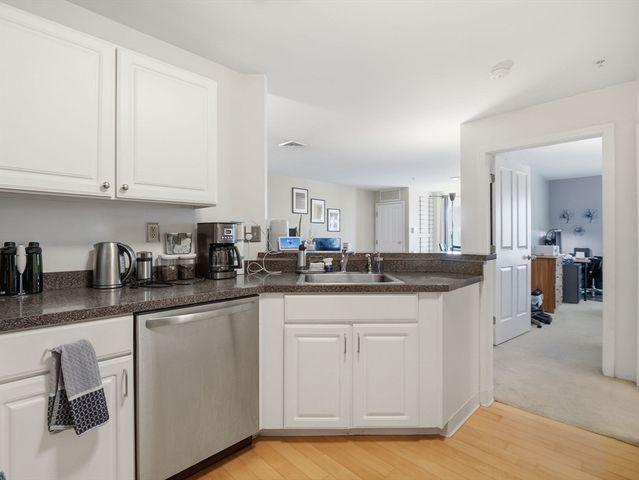 30 Franklin St 427, Malden, MA 02148