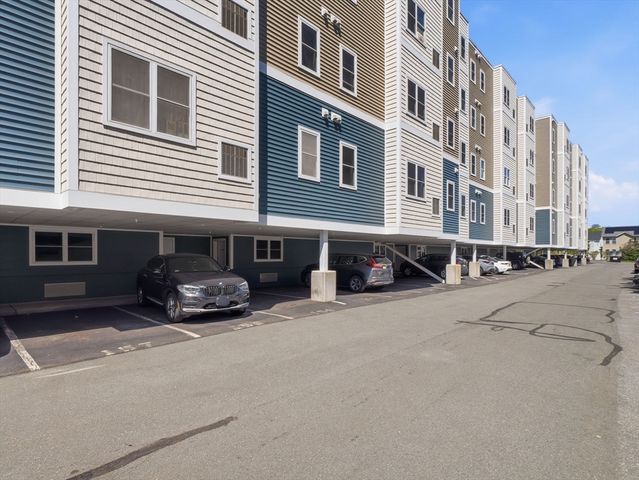 30 Franklin St 427, Malden, MA 02148