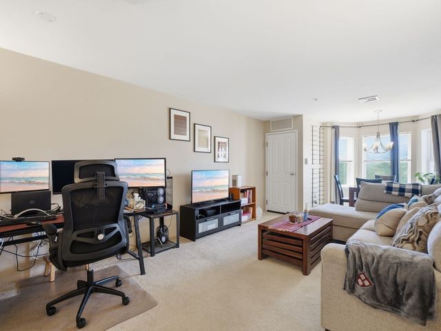 30 Franklin St 427, Malden, MA 02148
