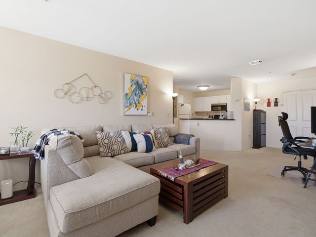 30 Franklin St 427, Malden, MA 02148