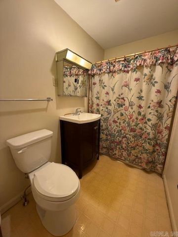 985 Brooks, Batesville, AR 72501