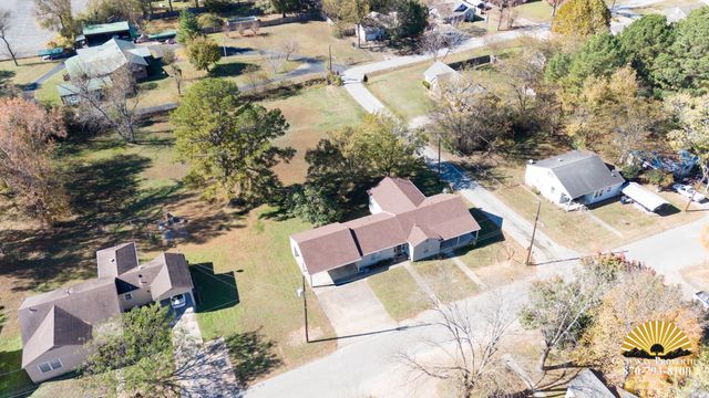 985 Brooks, Batesville, AR 72501