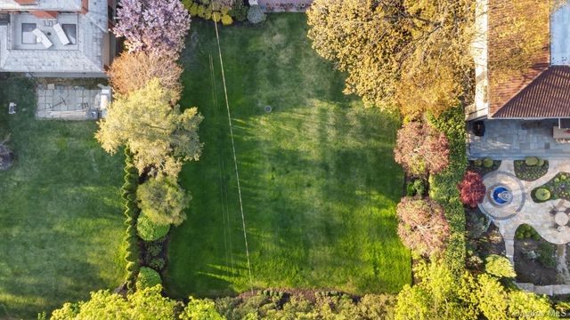 46 Nassau Drive, Great Neck, NY 11021