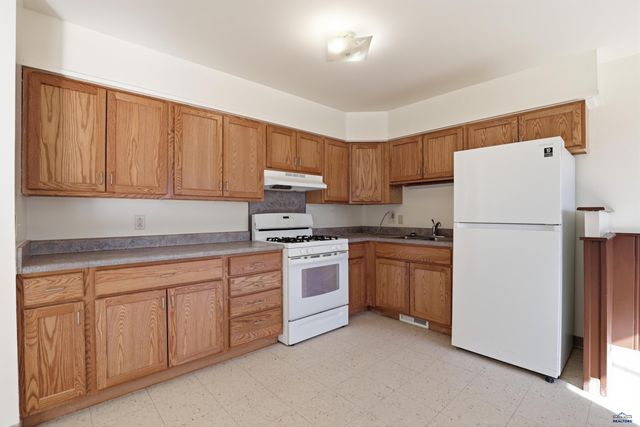 908 E TALLENT, Rapid City, SD 57701