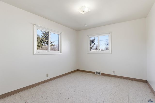 908 E TALLENT, Rapid City, SD 57701