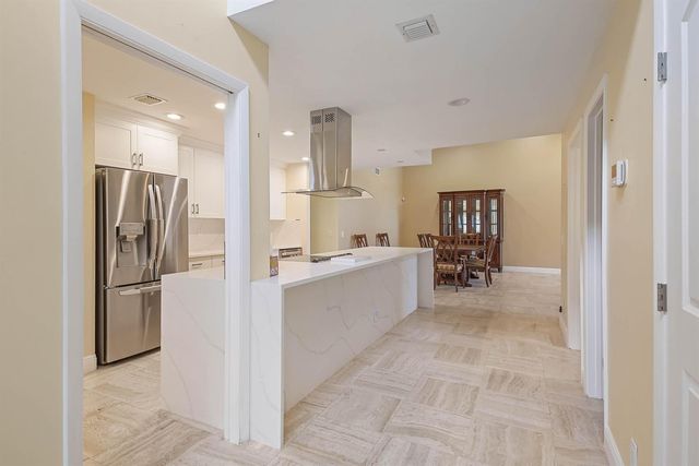 6845 FOUNTAINS Circle, Lake Worth, FL 33467