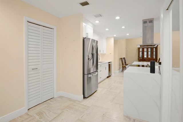 6845 FOUNTAINS Circle, Lake Worth, FL 33467