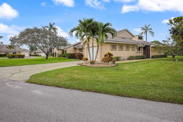 6845 FOUNTAINS Circle, Lake Worth, FL 33467