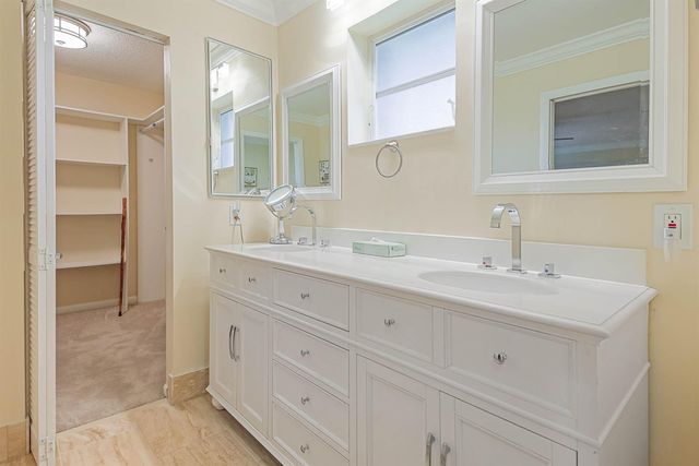 6845 FOUNTAINS Circle, Lake Worth, FL 33467