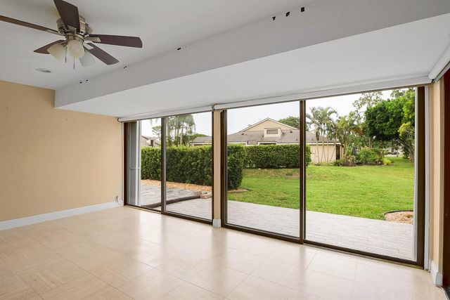 6845 FOUNTAINS Circle, Lake Worth, FL 33467