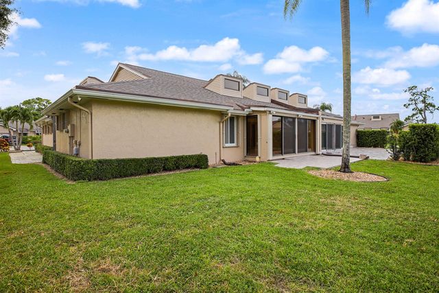 6845 FOUNTAINS Circle, Lake Worth, FL 33467