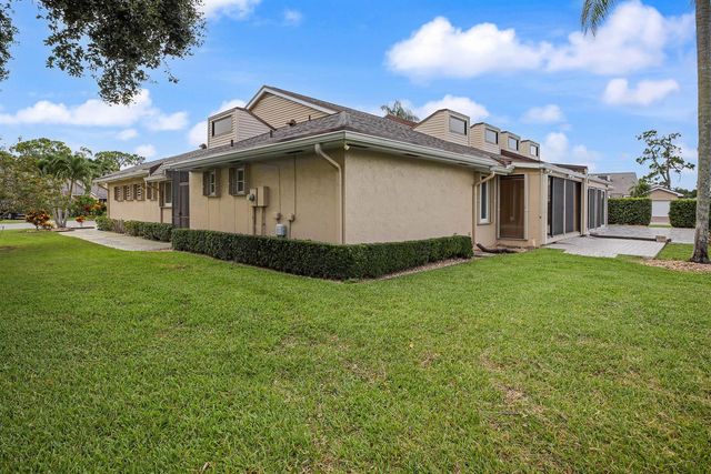 6845 FOUNTAINS Circle, Lake Worth, FL 33467