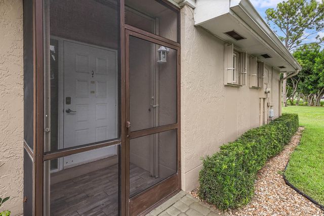 6845 FOUNTAINS Circle, Lake Worth, FL 33467