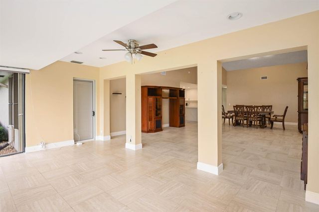 6845 FOUNTAINS Circle, Lake Worth, FL 33467