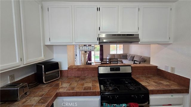37034 Potter, Palmdale, CA 93550