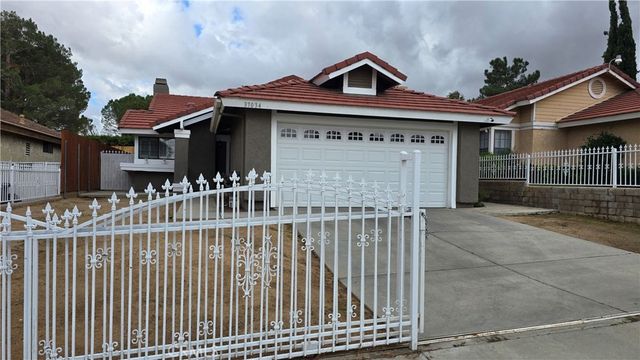 37034 Potter, Palmdale, CA 93550
