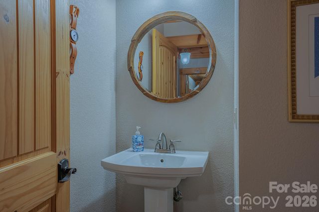 1016 Horizon Trail, Nebo, NC 28761