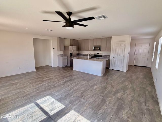 1451 W PINKLEY Avenue, Coolidge, AZ 85128