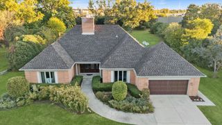 31 Croydon Lane, Oak Brook, IL 60523