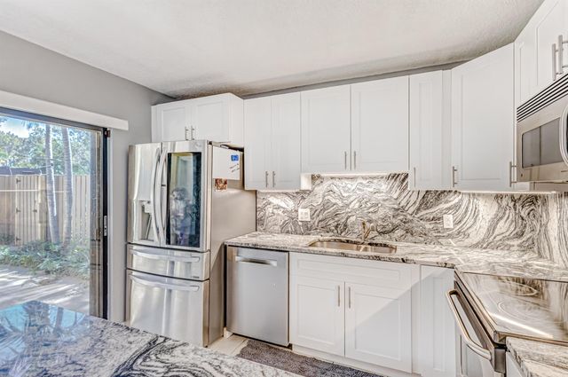 423 4th Court, Palm Beach Gardens, FL 33410