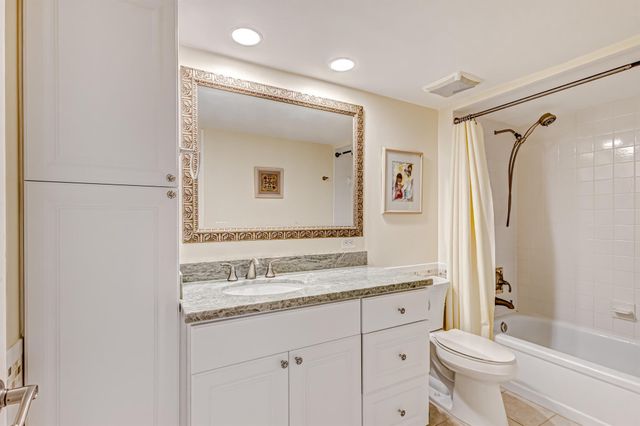 423 4th Court, Palm Beach Gardens, FL 33410